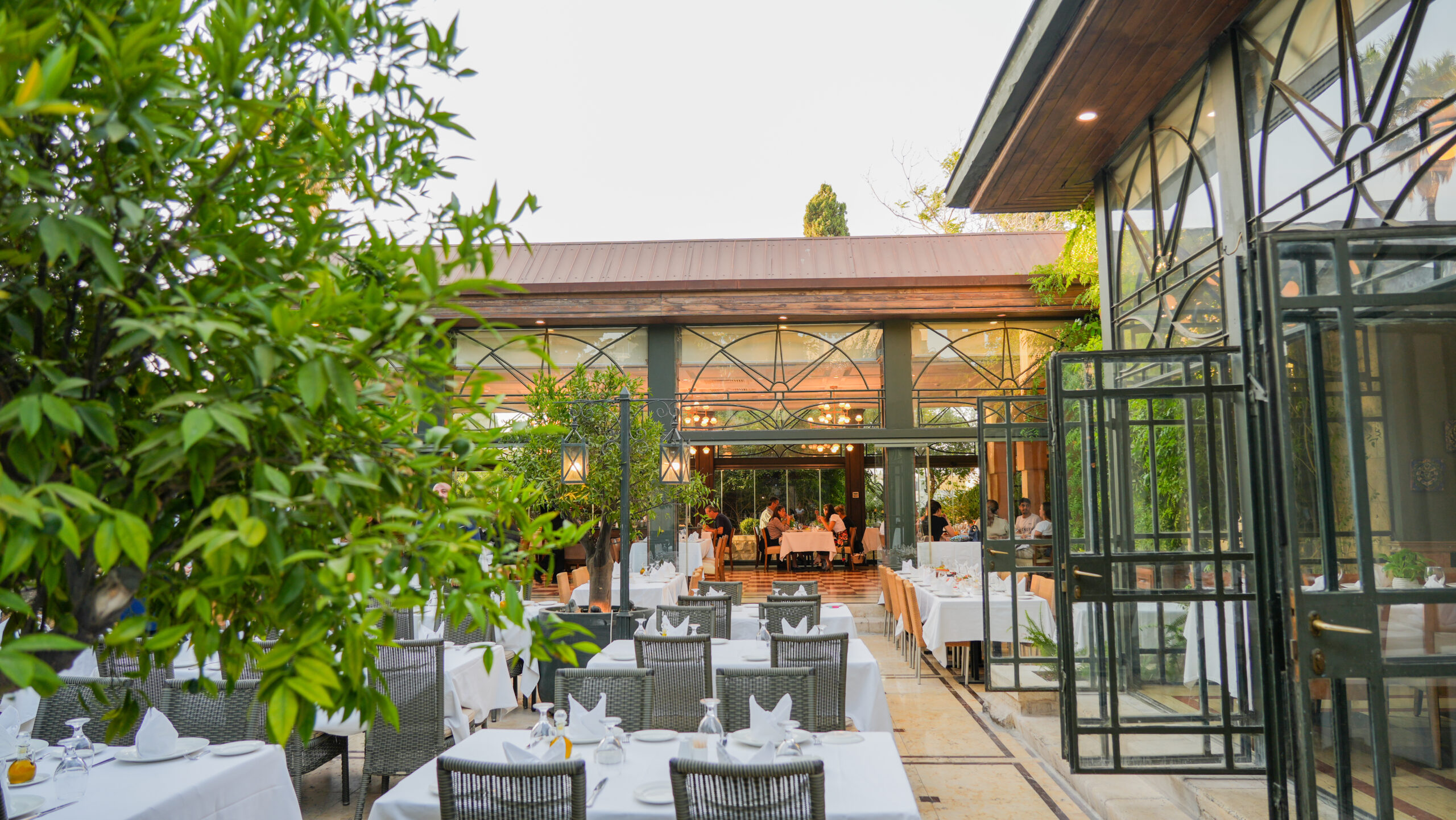 Experiência Gastronômica Autêntica no Restaurante Fakhreldin de Amã